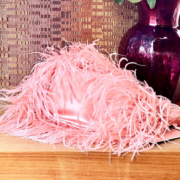 🌺🎉HP🎉🌺 NWT Cult Gaia Gia Ostrich Feather & Pearl Shoulder Bag Azalea 🌟Rare🌟 - Picture 8 of 16